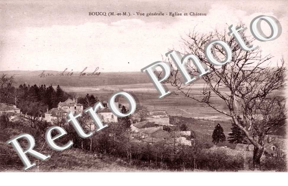 Vue generale - eglise et chateau