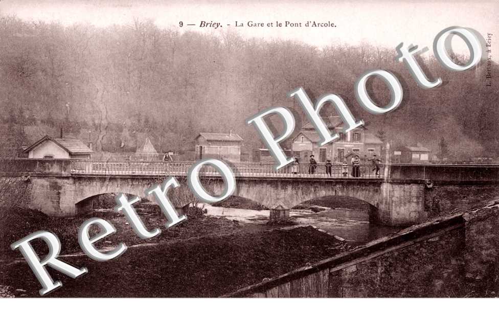La gare et le pont d'Arcole
