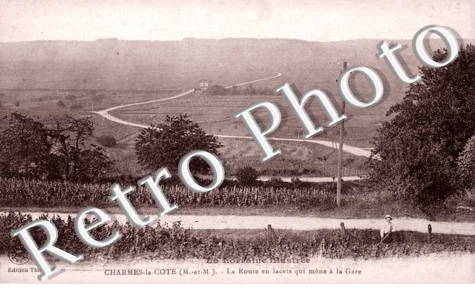 la route en lacets qui mene a la gare