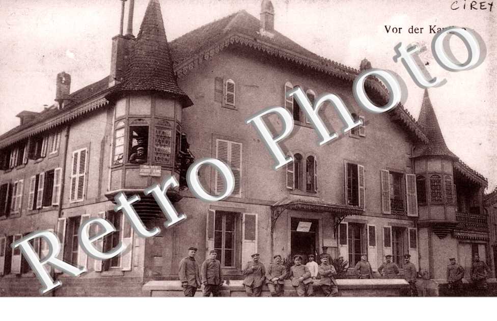 Vor der Kantine