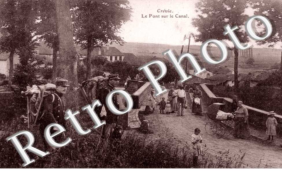 Le pont sur le canal