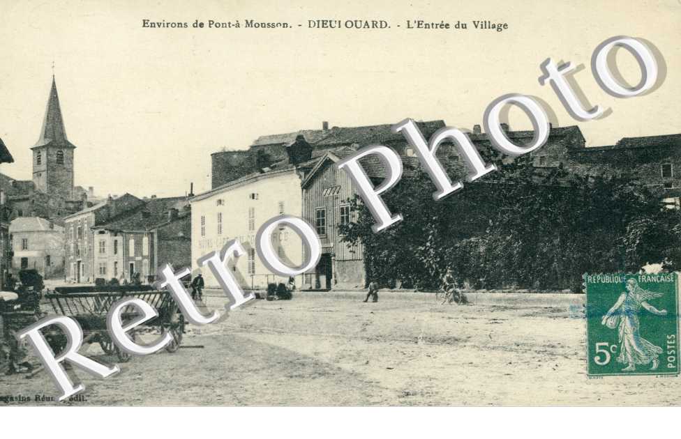 l'entree du village