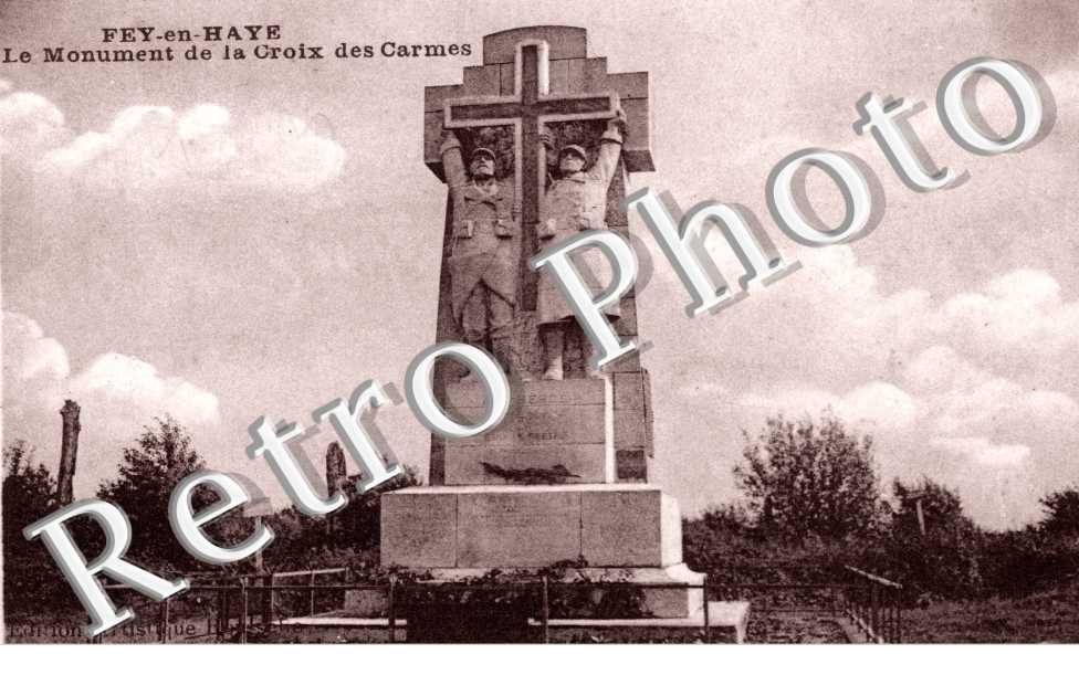 le monument de la Croix des Carmes