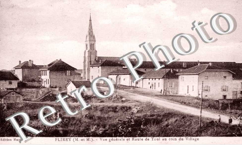 vue generale et route de Toul au coin du village