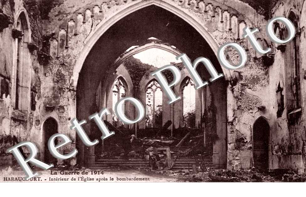 Interieur de l'Eglise apres le bombardement
