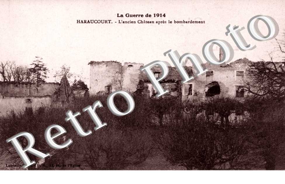 L'ancien Chateau apres le bombardement