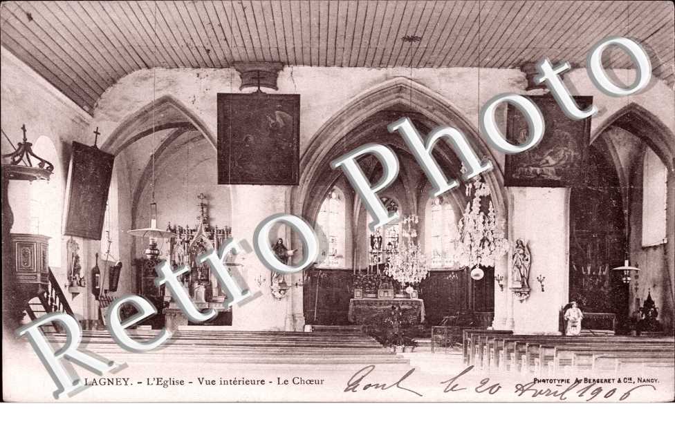 L'Eglise vue interieure le Choeur