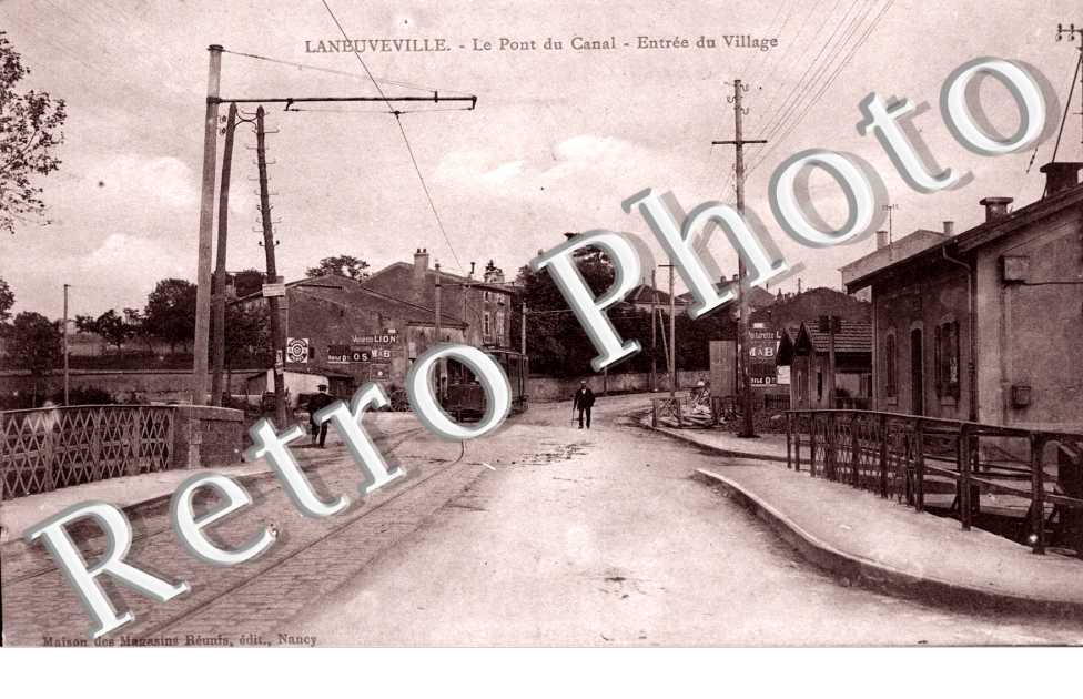 le pont du cnal Entree du village