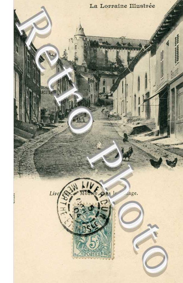 Montee dans le village