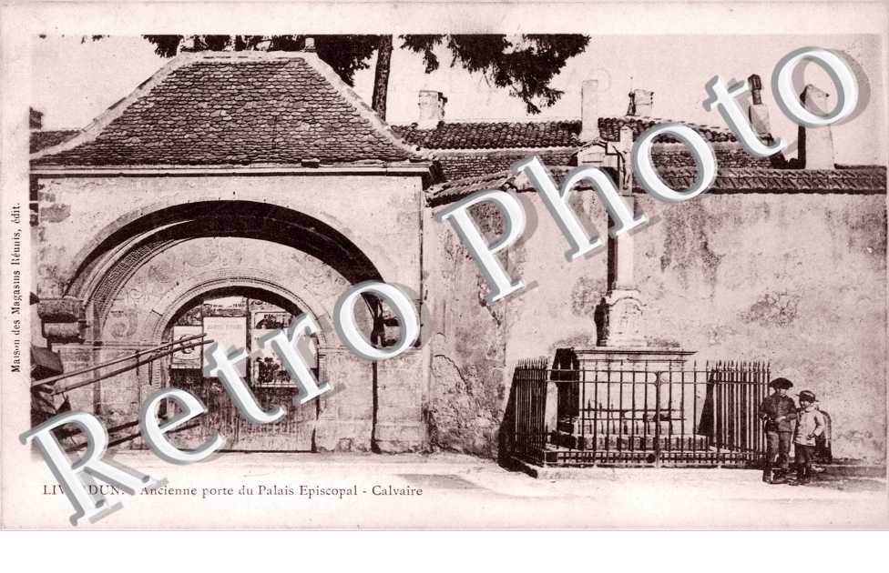 porte de l&#039;ancienne residence des Eveques de Toul