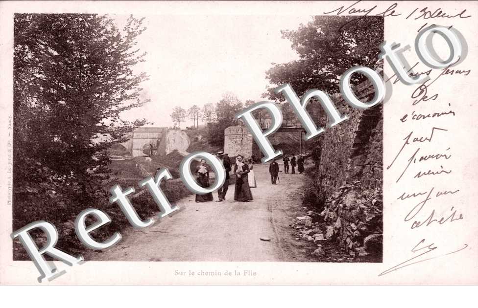 Sur le Chemin de La Flie