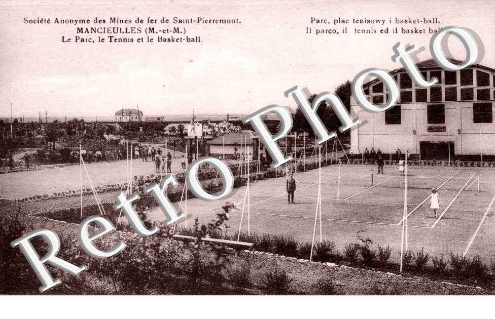 le parc, le tennis et le basket ball