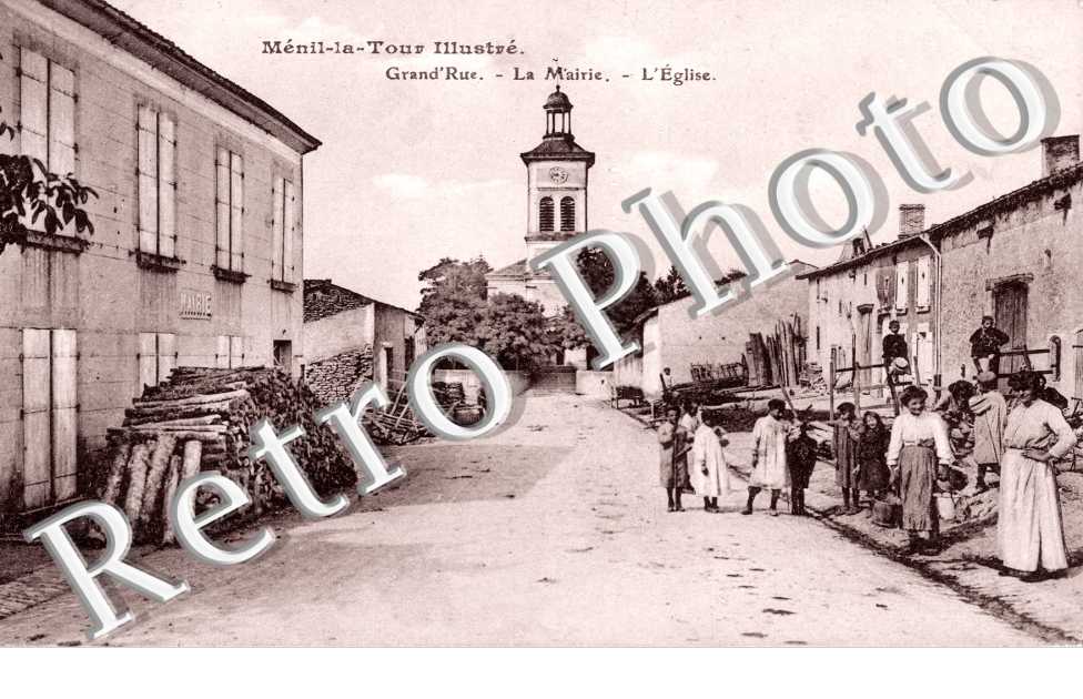 Grande Rue, la mairie, l'eglise