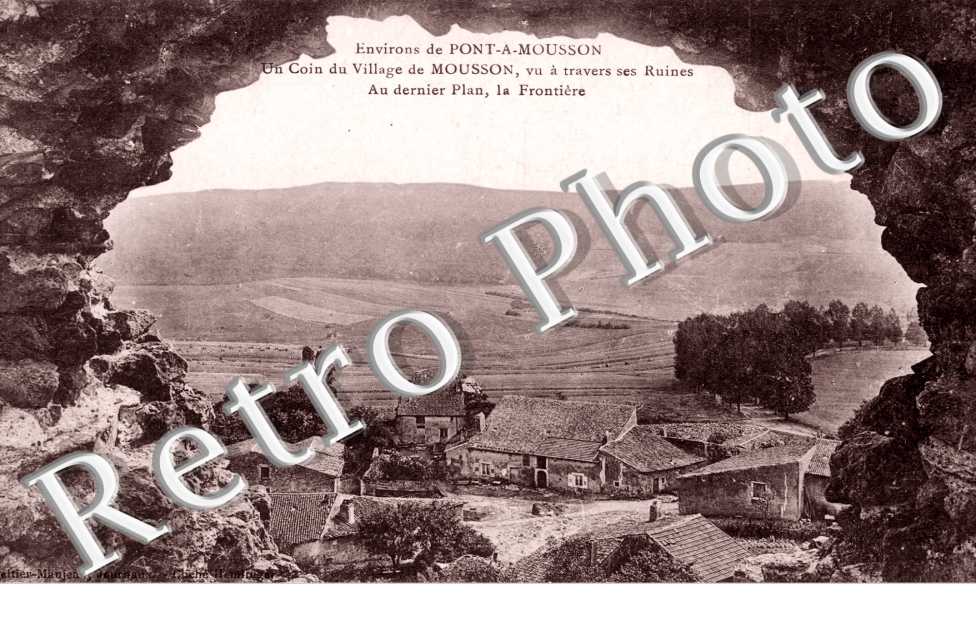 un coin du village vu a travers ses ruines