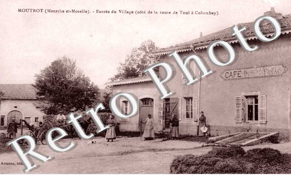 entree du village (cote de la route de Toul a Colombey) (Cafe Tabac)