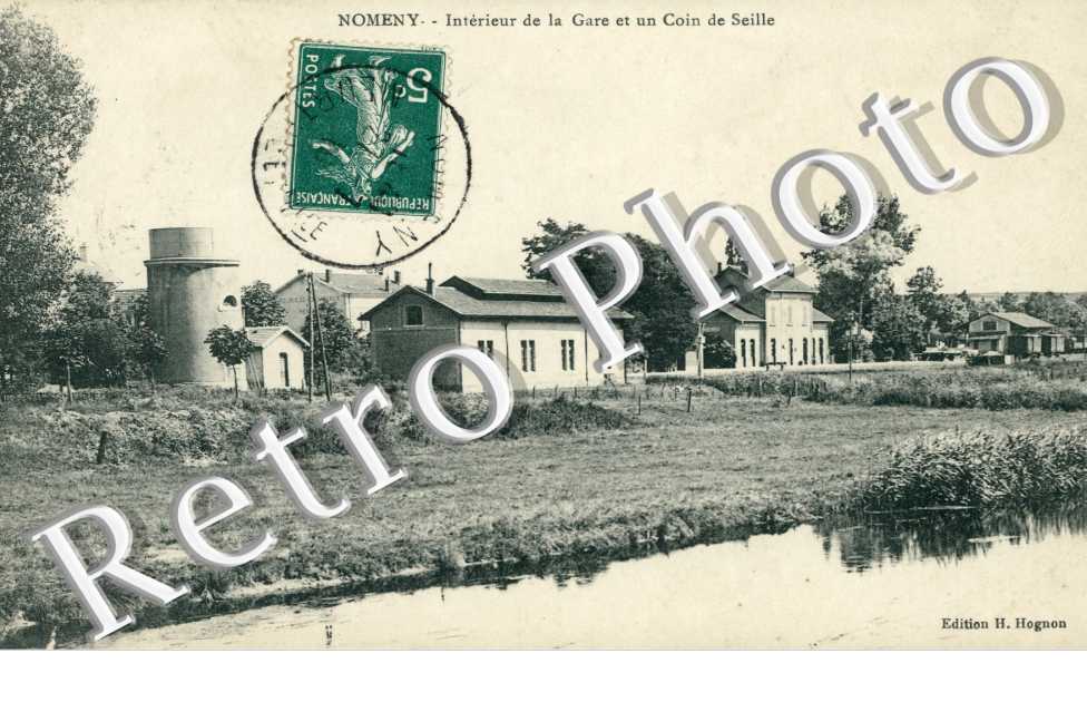 Interieur de la Gare et un Coin de Seille