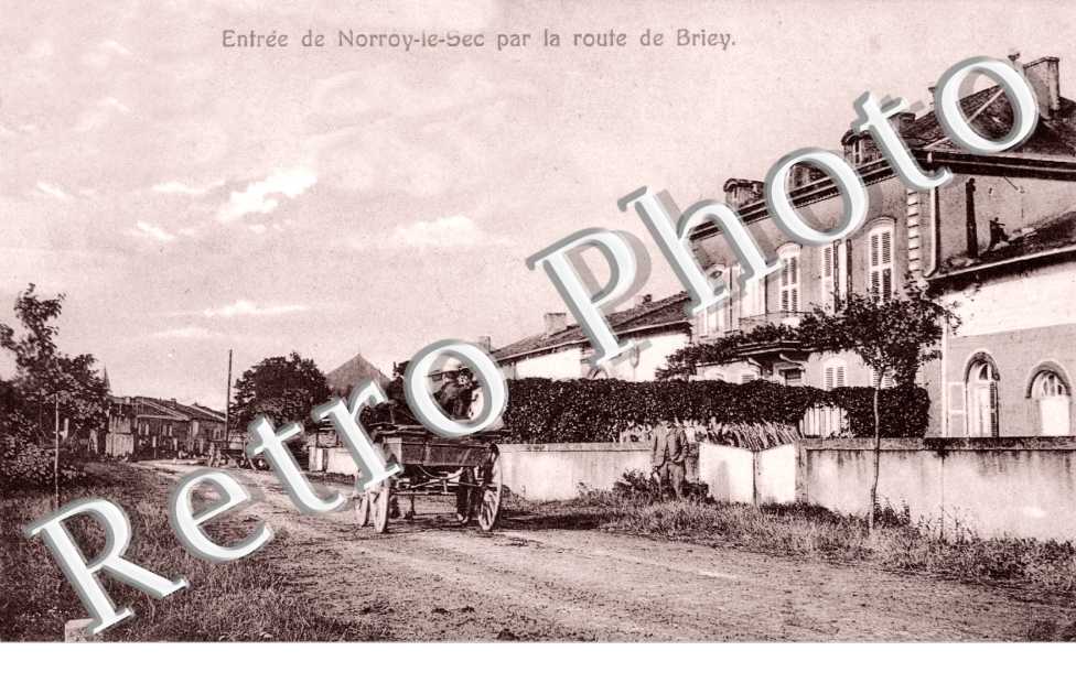 entree de la ville par la route de Briey