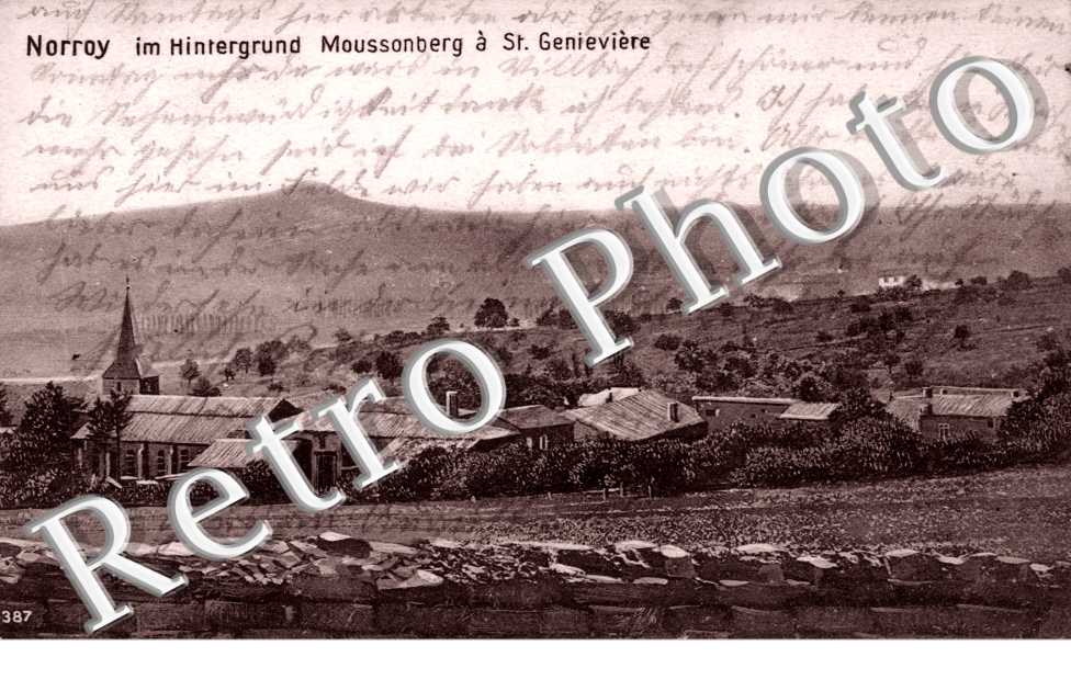 im hintergrund moussonberg a Saint Genieviere
