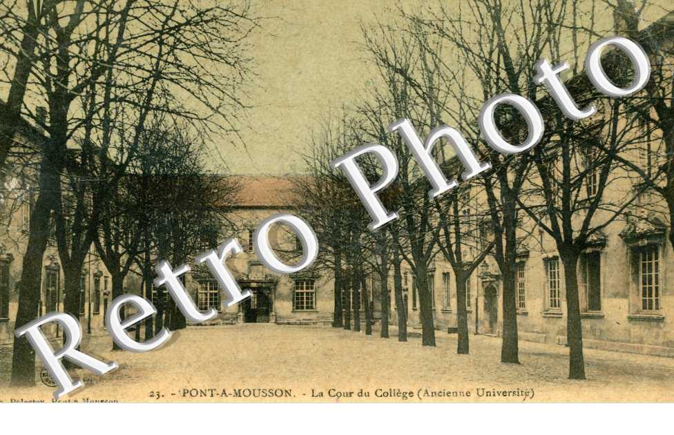 la Cour du College