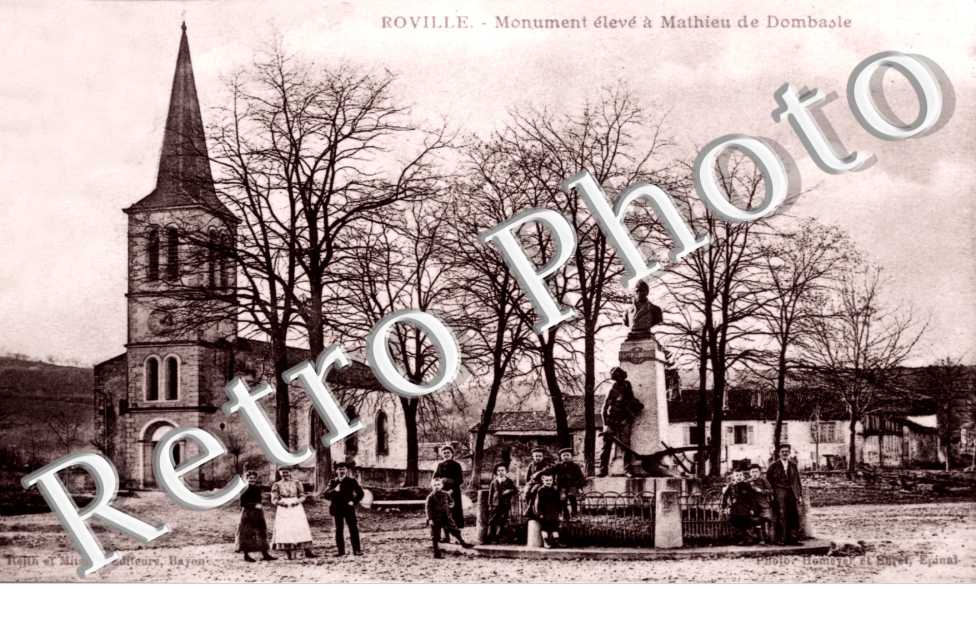 Monument eleve a Mathieu de Dombasle