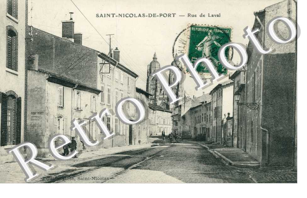Rue de Laval