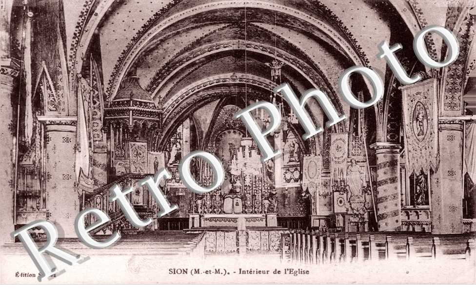 Interieur de l'eglise