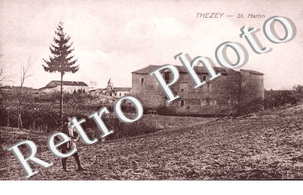 une vue du village et du chateau  - carte postale militaire allemande 1914-1918