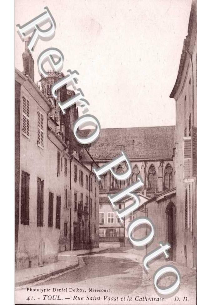 Rue st-Vaast et la cathedrale