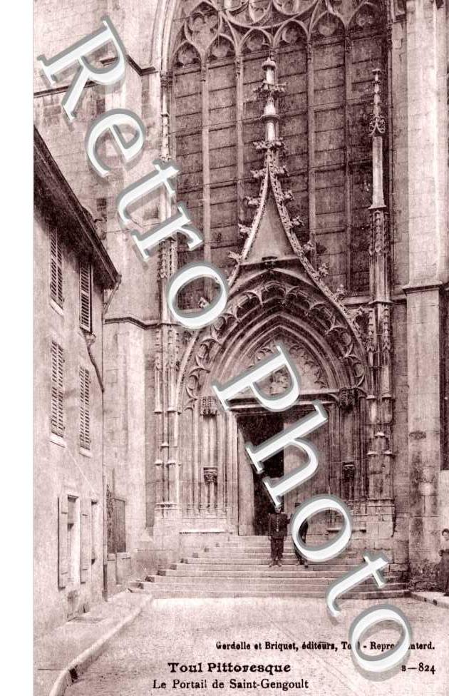 le portail de l'eglise Saint Gengoult