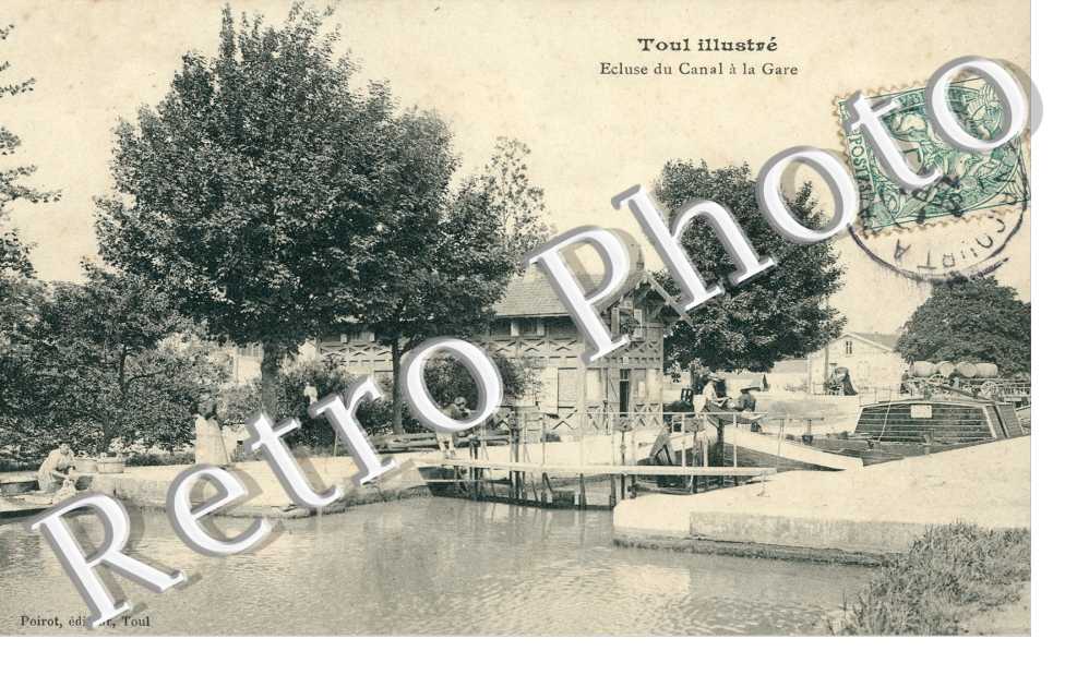 Ecluse du Canal a la Gare