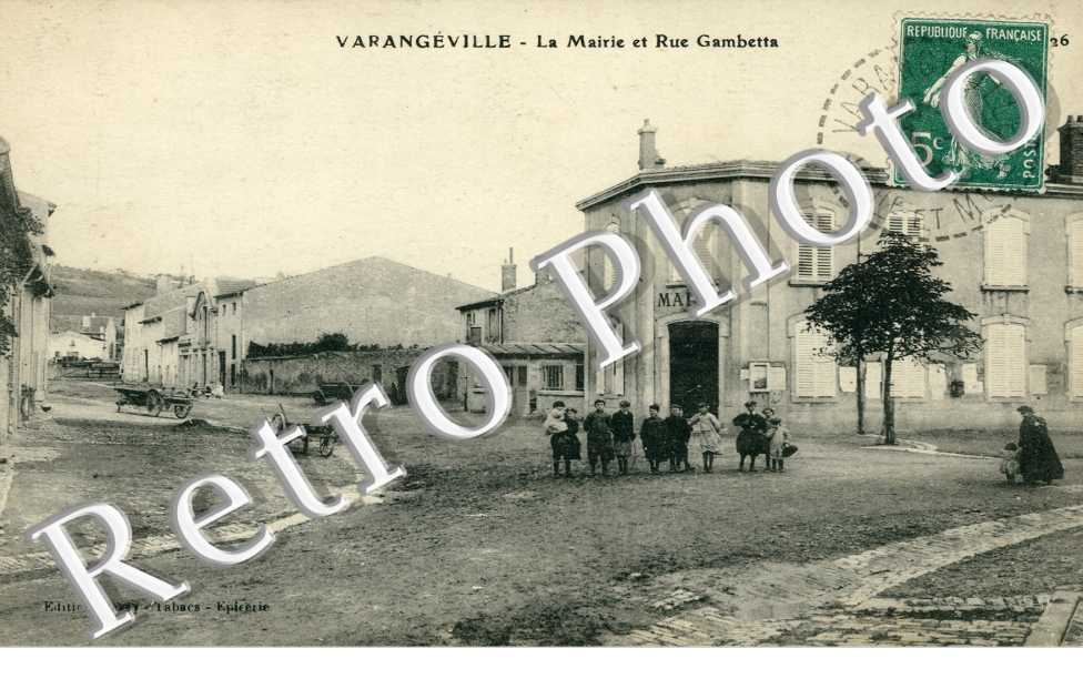 La mairie et rue Gambetta