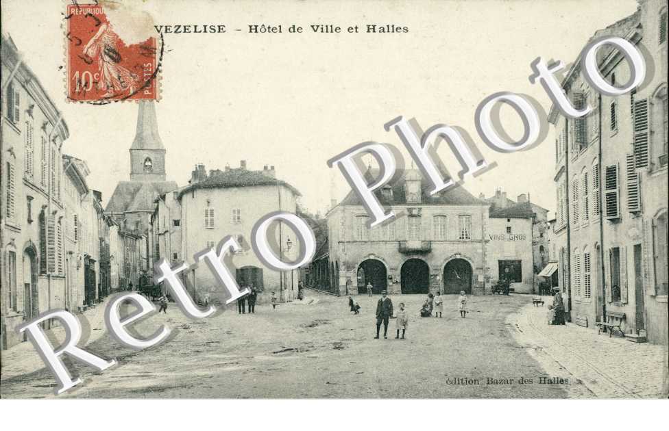 Halles et hotel-de-ville