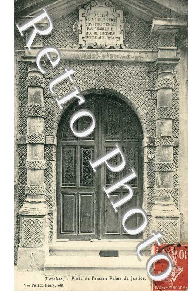 Porte de l'ancien palais de justice