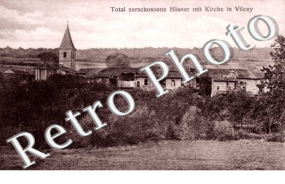 Total zerschossene Hauser mit Kirche - feldpostkarte