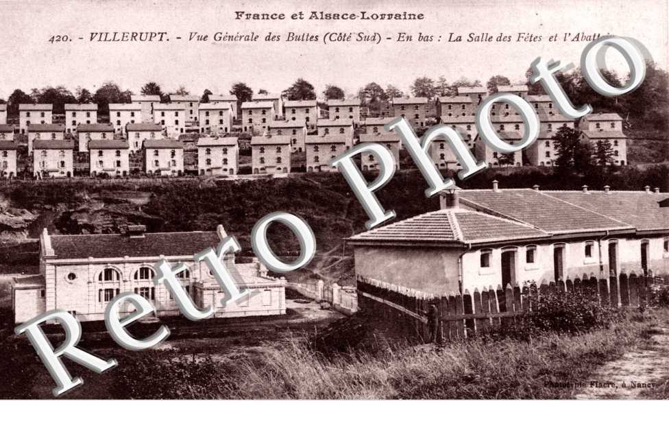 vue generale des Buttes - en bas, la salle des fetes et l'abattoir