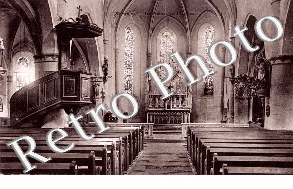 Interieur de l'eglise