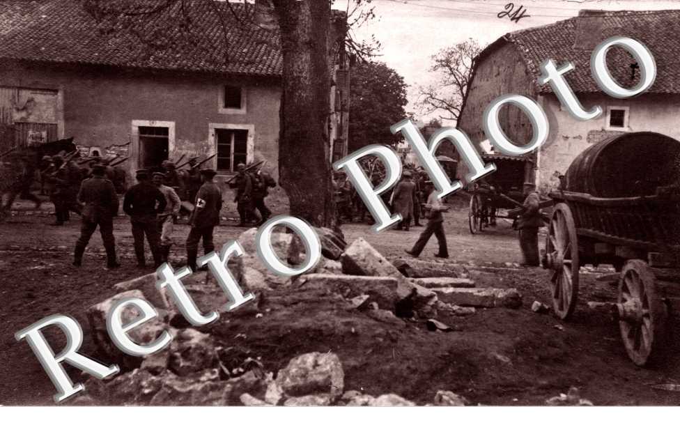 Militaires dans le bourg