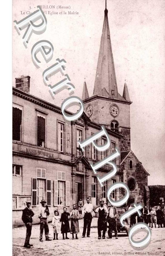 clocher de l'eglise et la mairie