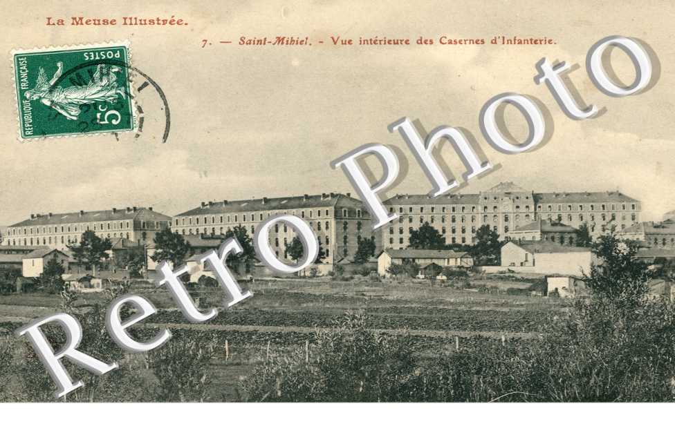 vue interieure des casernes d'Infanterie