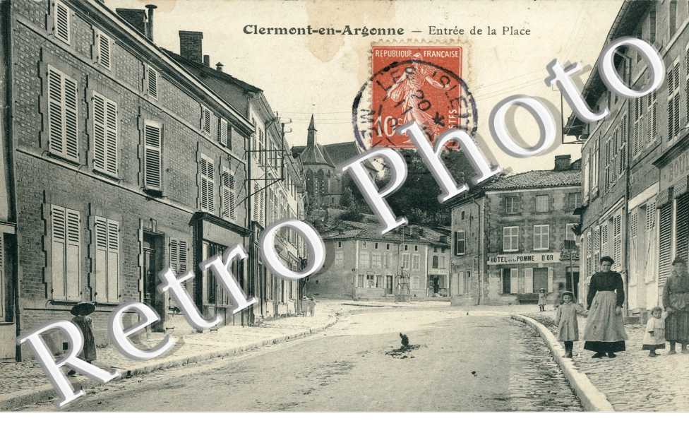 Entree de la Place