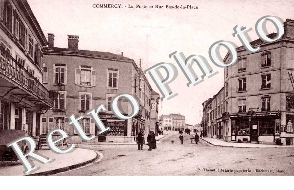 la poste et rue Bas-de-la-place
