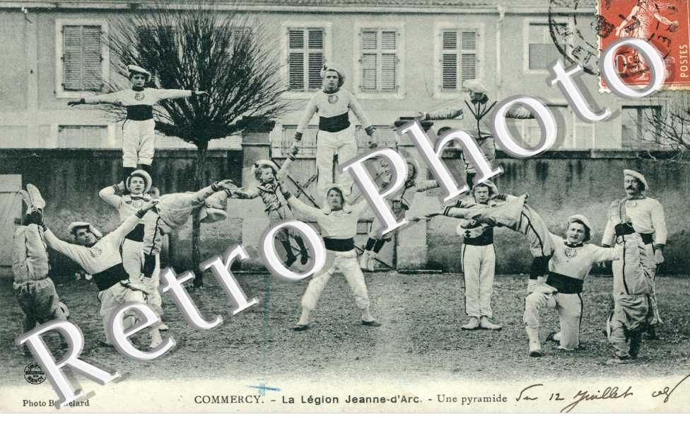 Legion jeanne d'Arc - une pyramide