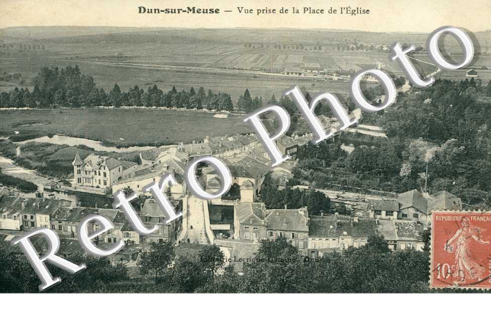 Vue prise de la Place de l'Eglise