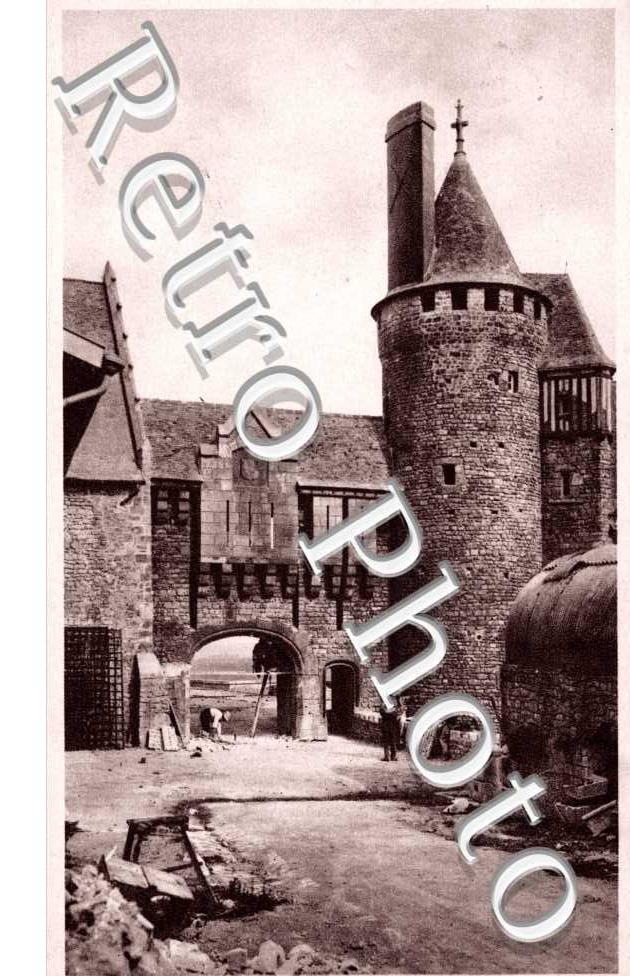 l'Entree du Chateau Skinner