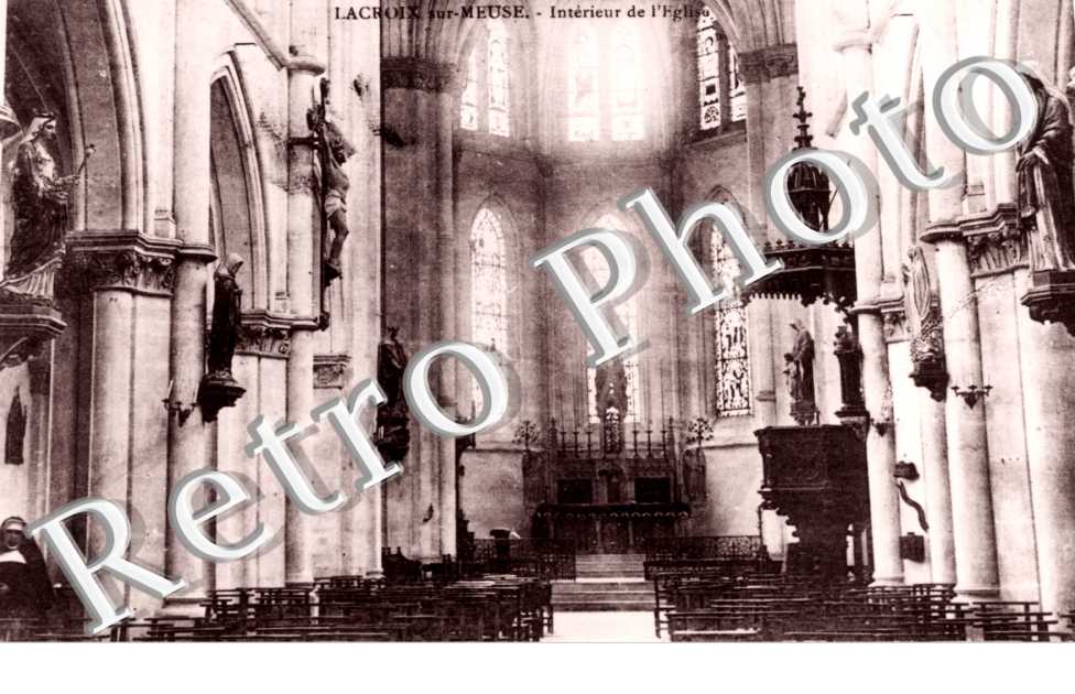 Interieur de l'eglise
