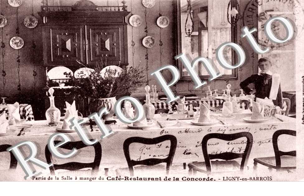 partie de la salle a manger du Cafe Restaurant de la Concorde