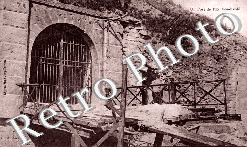 Un fort de l'Est bombarde