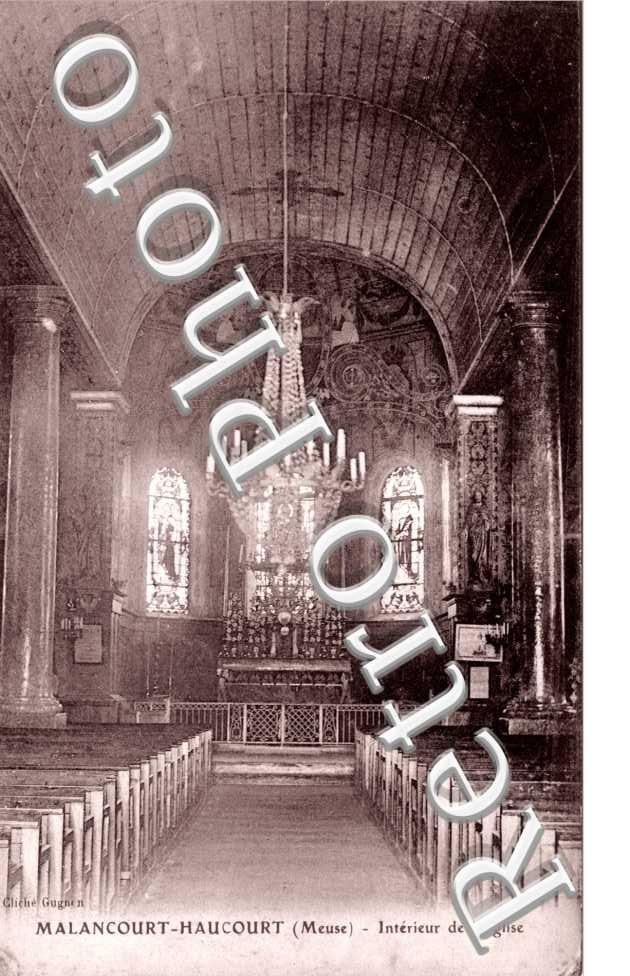 Interieur de l'eglise