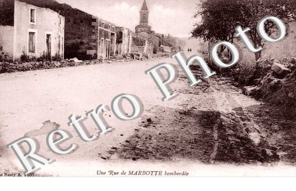 Une rue bombardee
