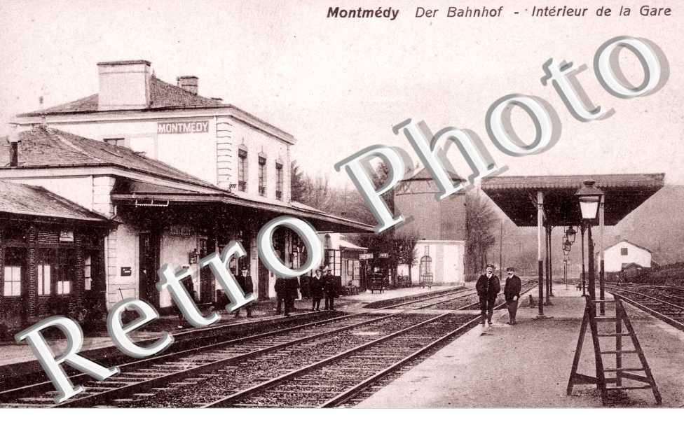 der Bahnhof - interieur de la gare
